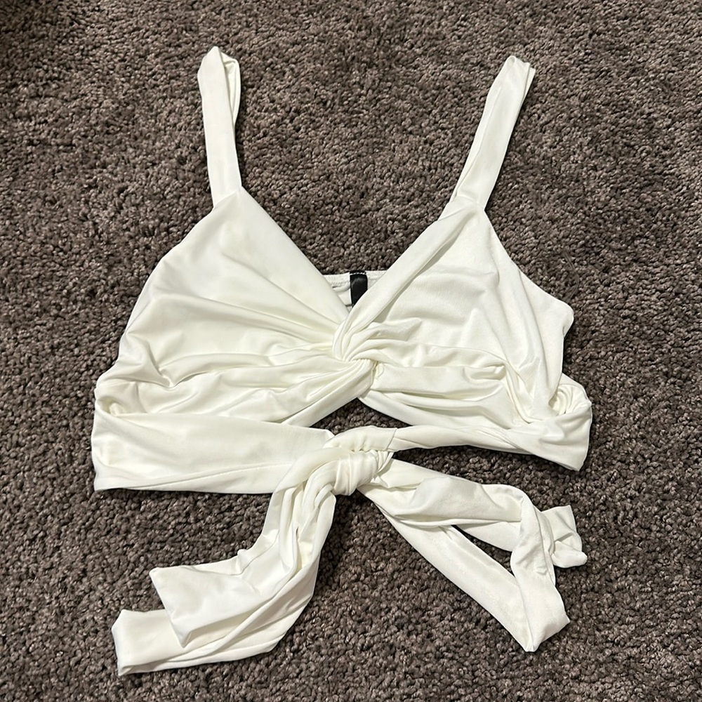 Cute white top